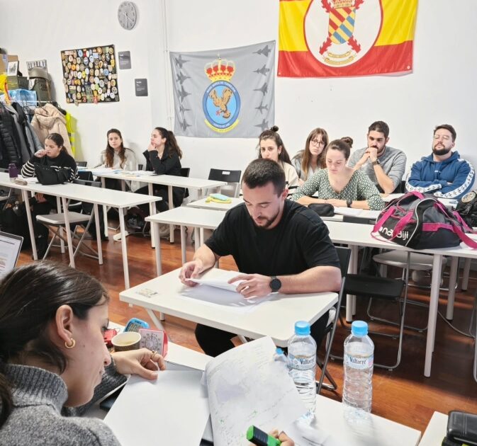 Captura de pantalla_21-1-2026_193517_www.instagram.com Simulacro real de examen en Academia Zendal-Enfermería Militar
